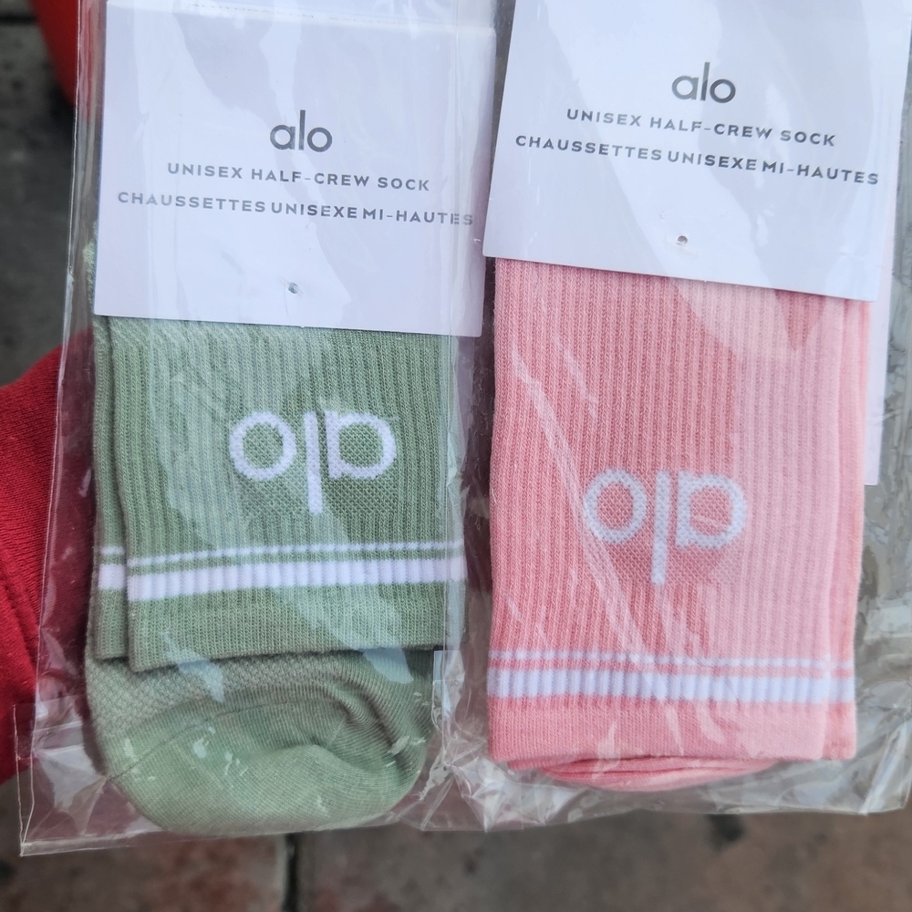 AL0 Yoga Unisex Half-Crew Socks in Sage Green and Coral Pink - Picture 3 of 3